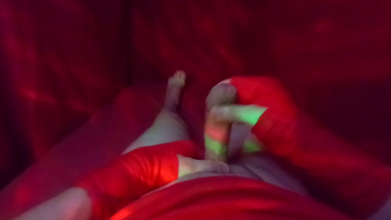 The Crimson Lounge - Cum on in......