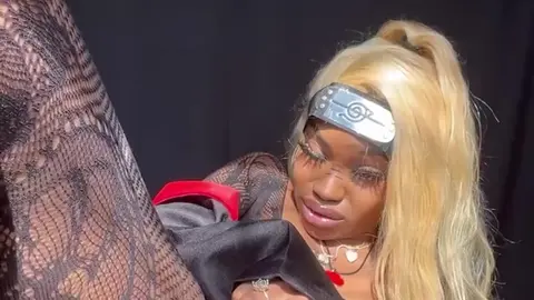 Squirt porn with Ebony Deidara in action