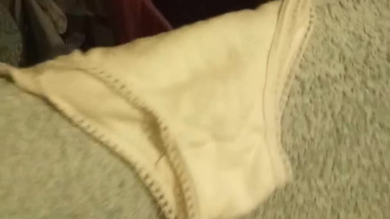 Stepdaughter's Secret Panties Exposed in 18s Clip