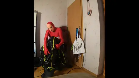Cyborg Catsuit Inflation: Heavy Rubber MD-Latex Experience