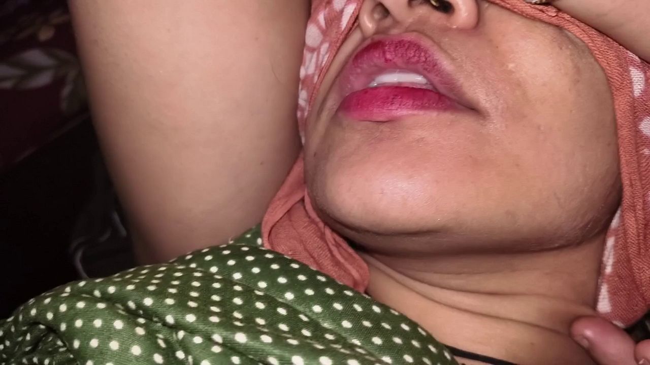 Pink Pussy Fucking Closeup: Hindi Sex Video
