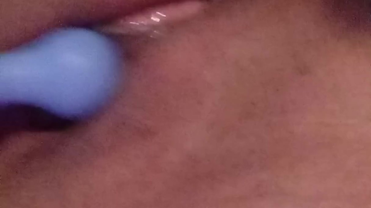 Squirting Pussy Play: An Intimate Exploration