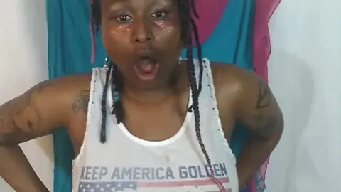 Ebony Solo Play: Fat Ass and Tits on Display