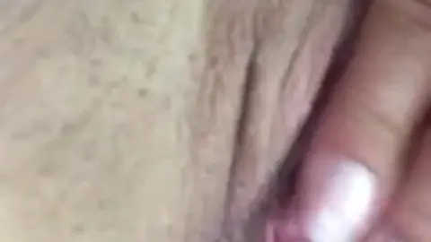 Shaved Pussy Close-Up in 25 Seconds
