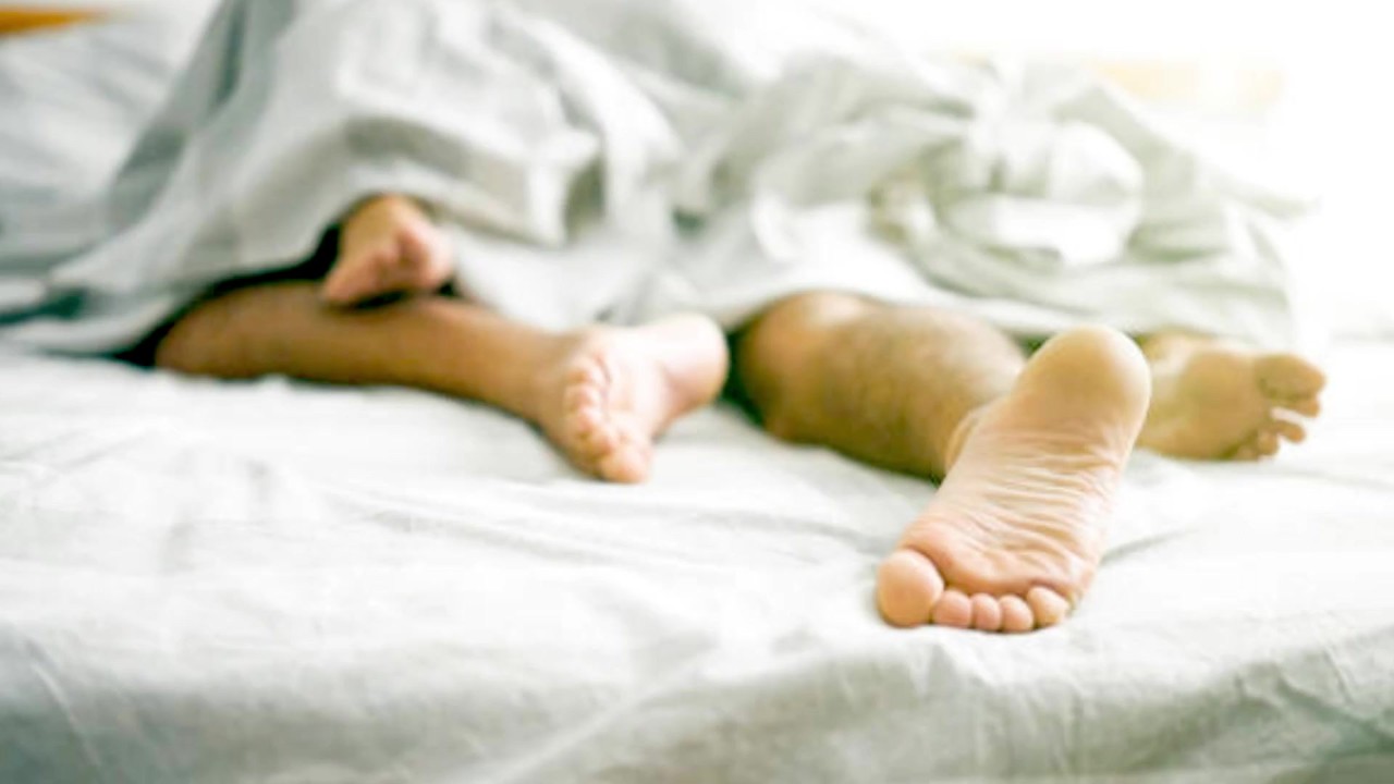 Erotic Audio Experience: Passionate Kisses and Sensual Moments