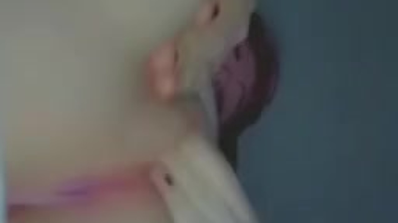 Solo Female Masturbation: Fingering to Orgasm
