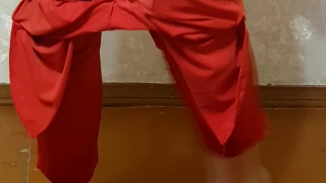 Dry Pants Challenge: Can She Keep Them On?