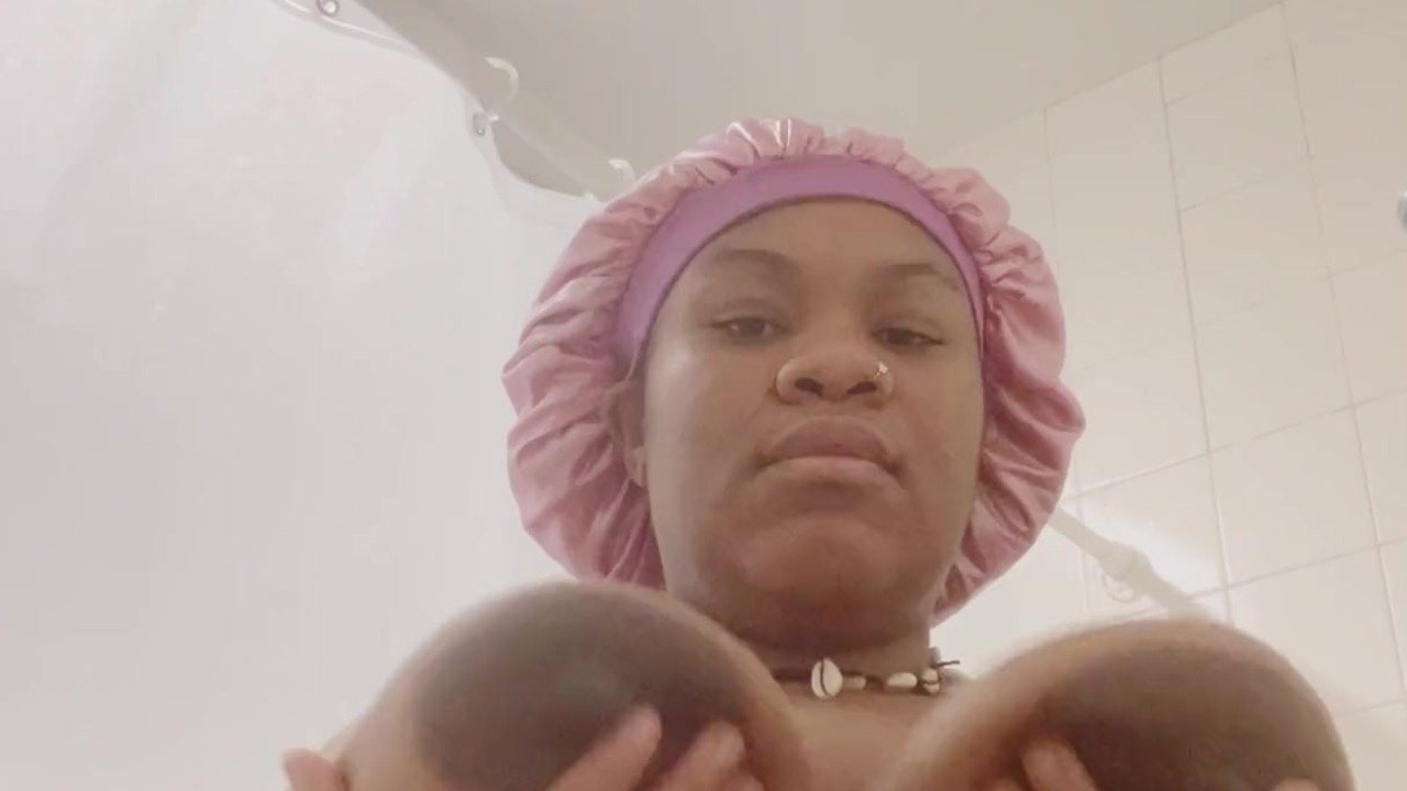 Pregnant BBW Enjoys Sensual Playtime with Her Curves