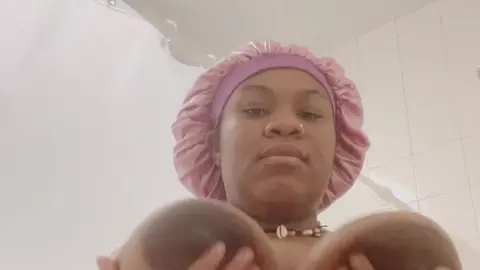 Pregnant BBW Enjoys Sensual Playtime with Her Curves
