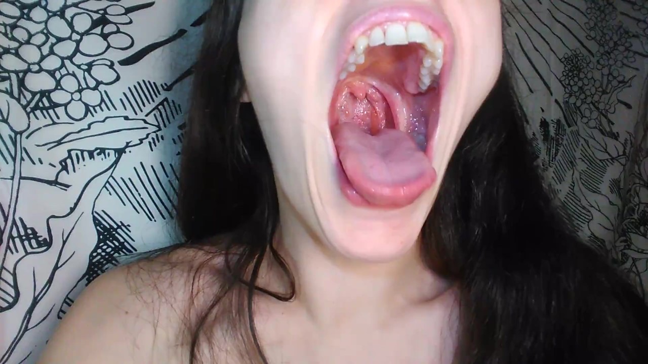 PinkMoonLust's Shameless Oral Tease on Camera