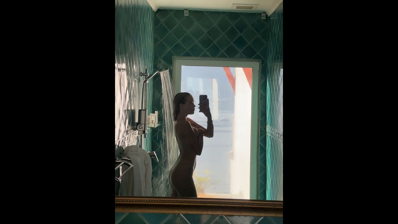 Sexy Nude Moments to Savor