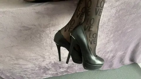 Pantyhose and High Heels: A Sexy Combination