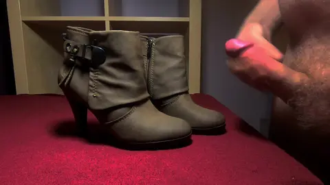 Big Load Ankle Boots Fetish Fun