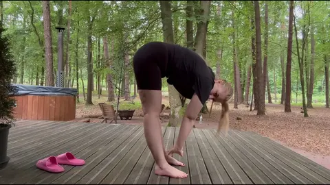 Outdoor Leggings Tease with Alurelle's Voluptuous Figure