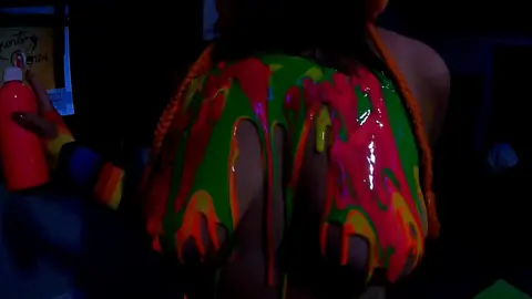 Big Natural Tits: Slow Motion Painting with Penny Pupils