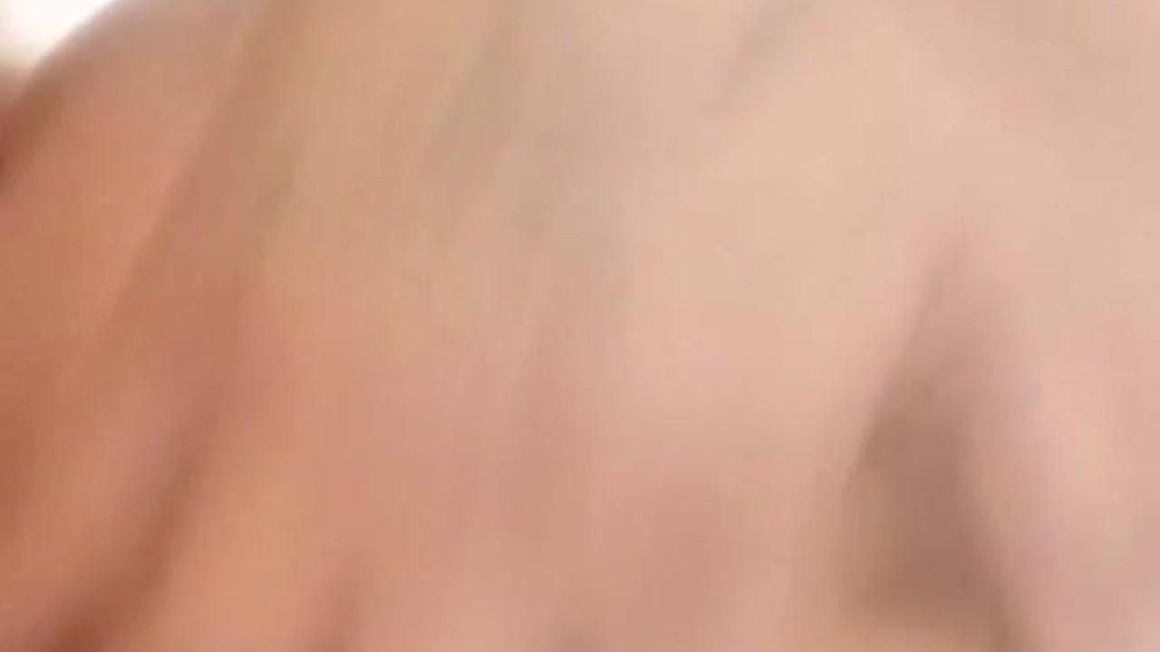 Playing with my phat pussy 😋 