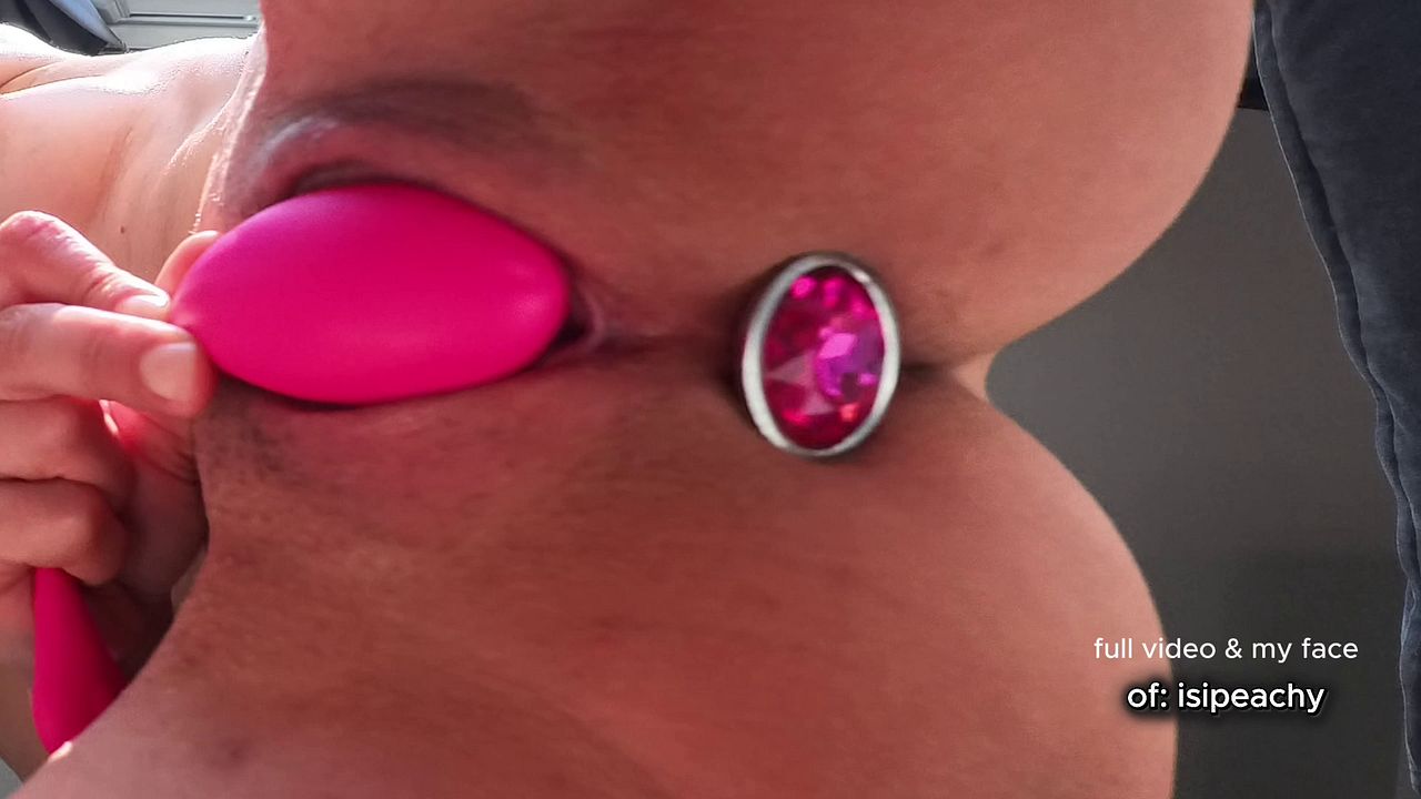 Sitting on Face with Plug & Vibrator: Wild Ride