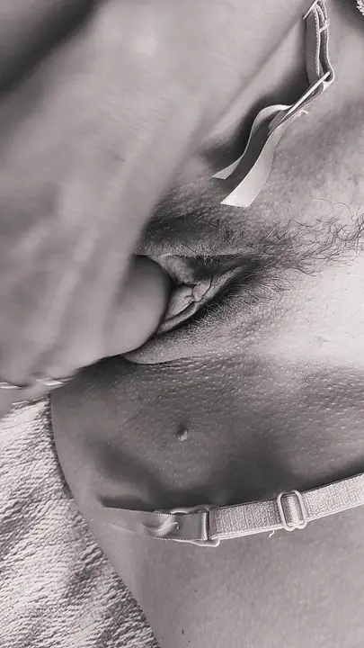 Hot MILF Teases Her Wet Pussy with Firm Phallus – HD