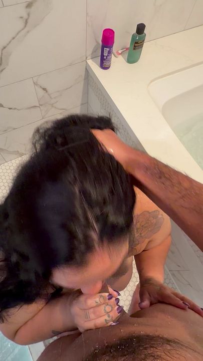 Hot Wife Blowjob on Vacation – HD Couples Vacation Fun